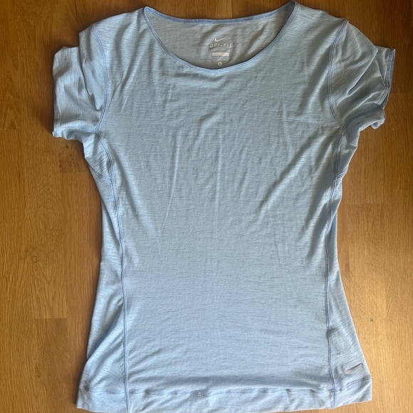 Nike Top - Picture 2 of 6